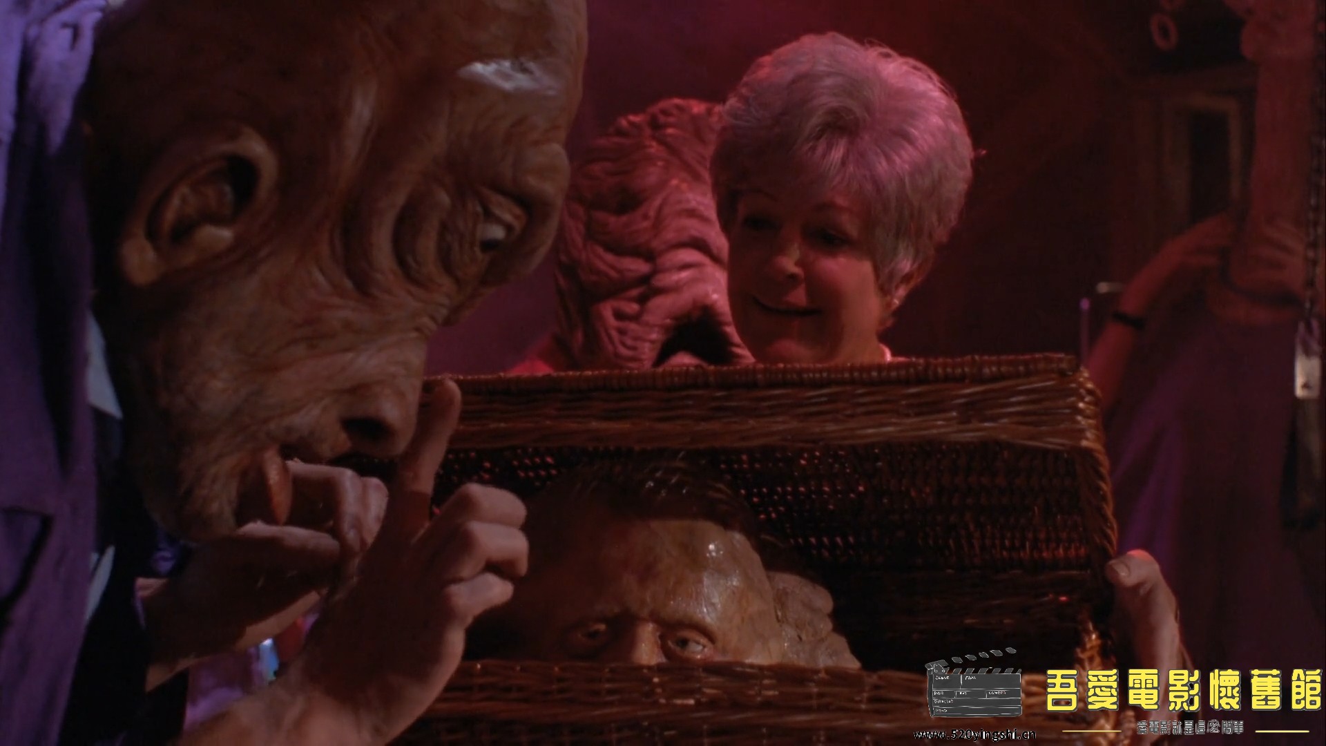 Basket.Case.2.1990.1080p.BluRay.H264.AAC-RARBG.mp4_snapshot_00.16.20.099.jpg