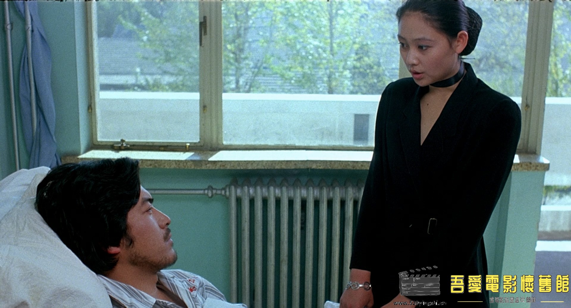 黑楼孤魂.The.Lonely.Spirit.In.An.Old.Building.1989.1080p.BluRay.DDP5.1.x265-MOMO.jpg