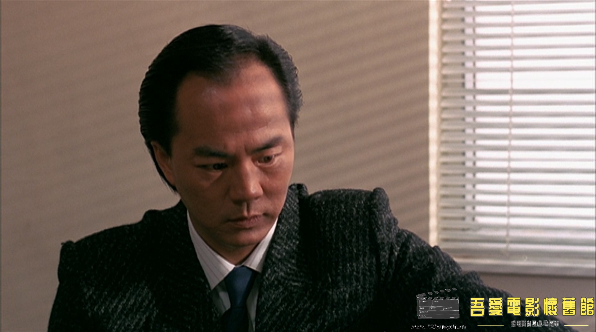 英雄本色.A.Better.Tommorrow.I.1986.BluRay.1080p.2Audio.DTS-HD.MA.7.1.x265.10bit-.jpg