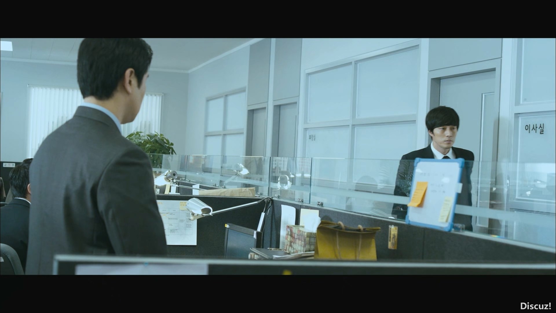 公司职员.国韩语硬中字小黄君合成.A.Company.Man.2012.BD1080P.x265.10bit.DTS-MTRen..jpg