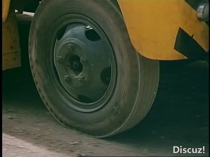 Warbus (1986) 战争巴士.mkv_20250212_193229.438.jpg
