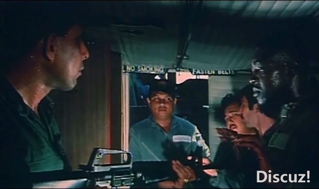特工队勇袭机场.国英德语无字小黄君合成最终版.mkv_20250222_192756.620.jpg